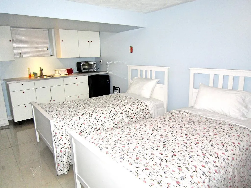 Spadina 11 Guesthouse Toronto Guest house